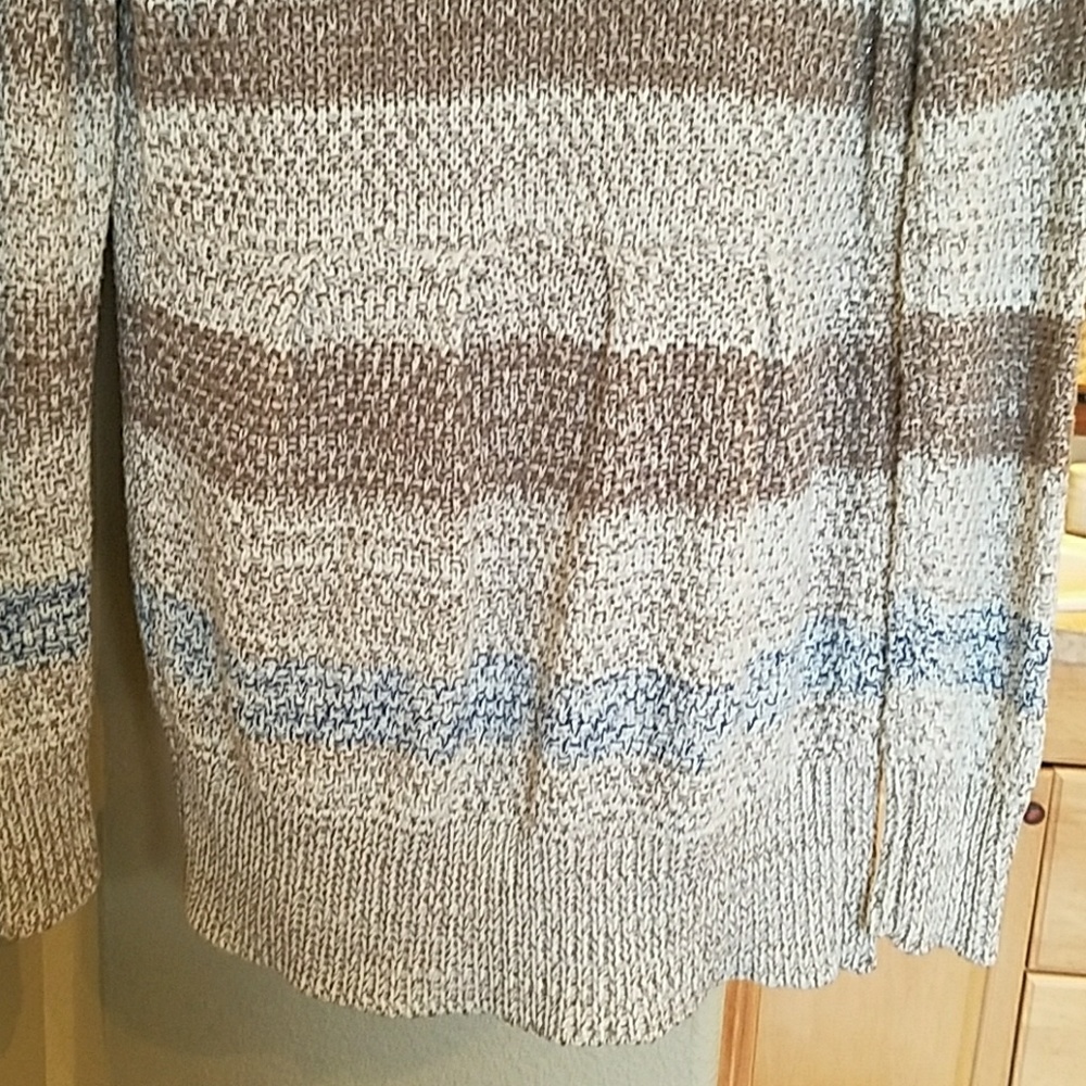 Sweater - Picture 4 of 4